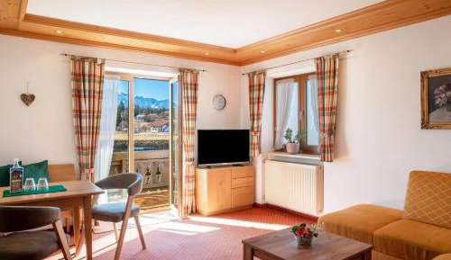 Superior One-Bedroom Apartment with Balcony