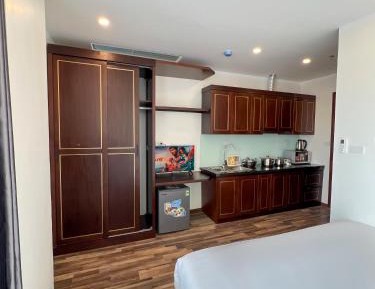 Studio Apartment with Queen Bed