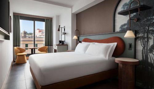 Deluxe King Room