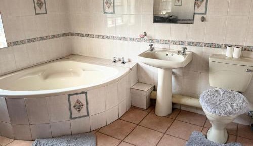 Queen Room with Pool View