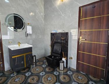 Deluxe King Suite