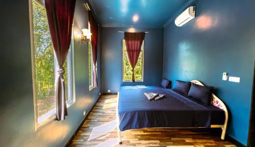 Deluxe Family Room