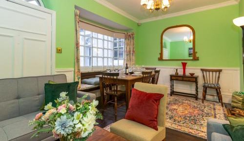 Four-Bedroom Holiday Home