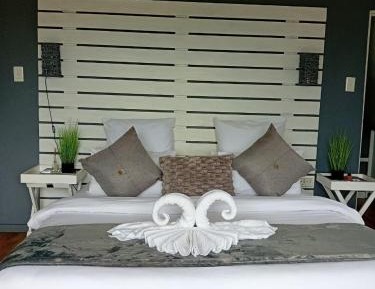 Deluxe Double Room (2 Adults + 1 Child)