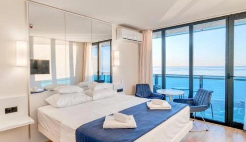 Studio with Sea View