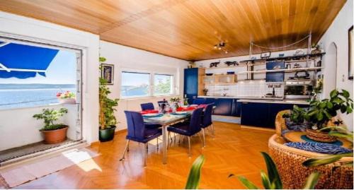 Two-Bedroom Deluxe Apartment with Ocean View