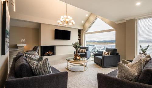 Four-Bedroom Deluxe Home - Oceanfront
