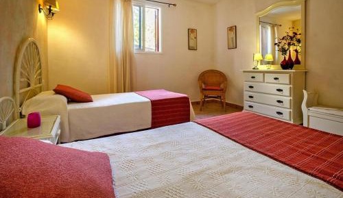 One-Bedroom Holiday Home