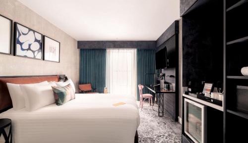 Premium King Room