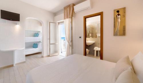 Quadruple Room with Sea View