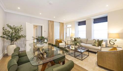 Four-Bedroom Platinum Apartment