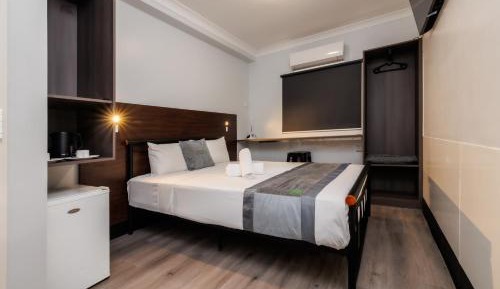 Standard Queen Room
