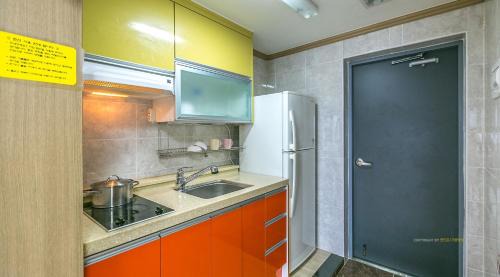Room #1258294206