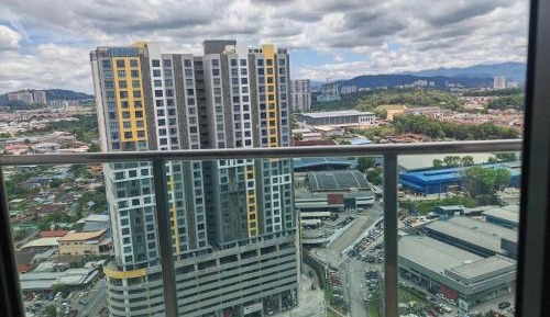 Three-Bedroom Apartment with Balcony