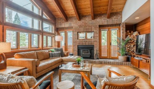 Three-Bedroom Vacation Home 