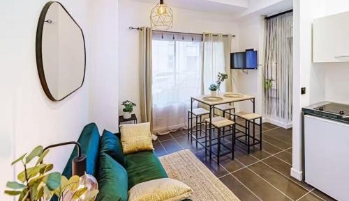 One-Bedroom Apartment