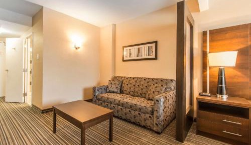 King Room with Sofa Bed - Non-Smoking
