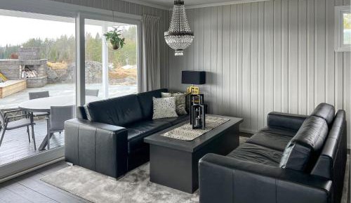 Three-Bedroom Holiday Home 