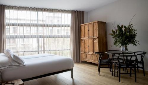 Executive Studio (4 Adults)