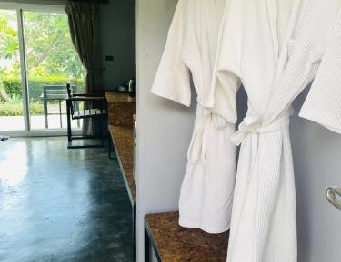 Deluxe Twin Room with Patio and Garden View