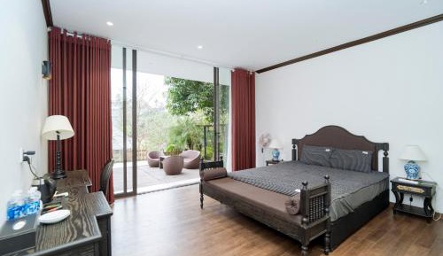Family Room with Garden View