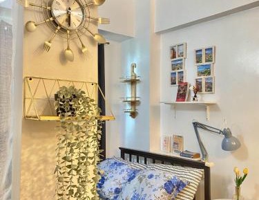 Studio Apartment with One Double Bed