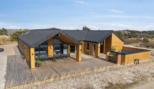 Six-Bedroom Holiday Home