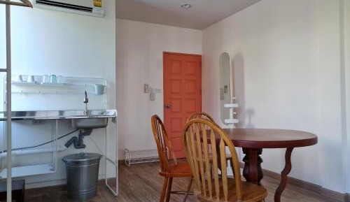 Studio Apartment with Balcony