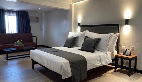 Deluxe Queen Room