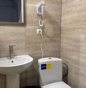 Twin Room with Shower
