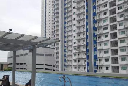 Apartment with Pool View 