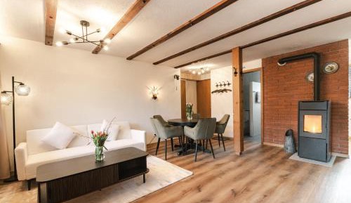 Three-Bedroom Apartment with Mountain View