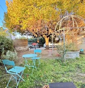 One-Bedroom Apartment with Garden