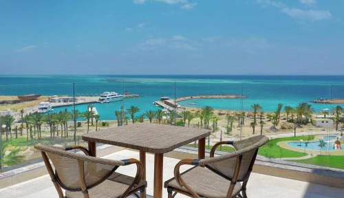 King Infinity Suite with Sea View