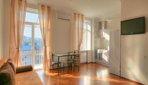 One-Bedroom Apartment - Kostyolnaya 11