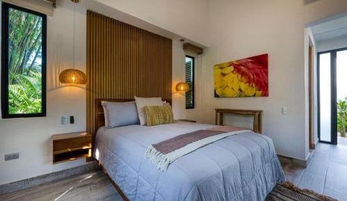 Deluxe Queen Suite