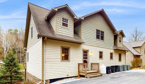 Six Bedroom Holiday Home