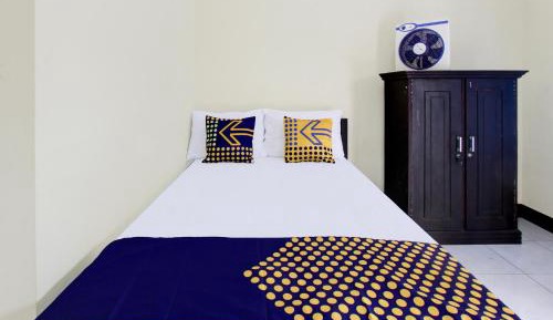 Standard Queen Room