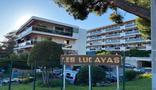 One-Bedroom Apartment with Terrace