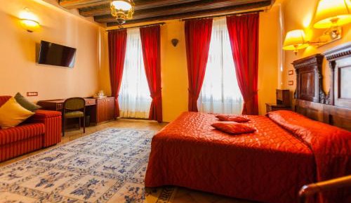 Deluxe Double Room with Mountain View