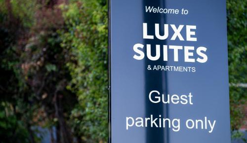 Luxe Queen Studio With Mountain View
