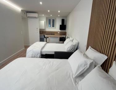 King Studio with Sofa Bed