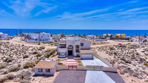Seven-Bedroom Holiday Home