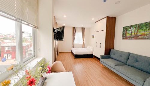 Deluxe Room (2 Adults + 1 Child)