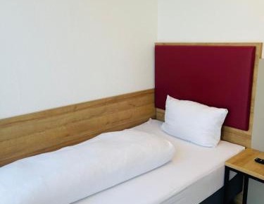 Single Room with Private External Bathroom