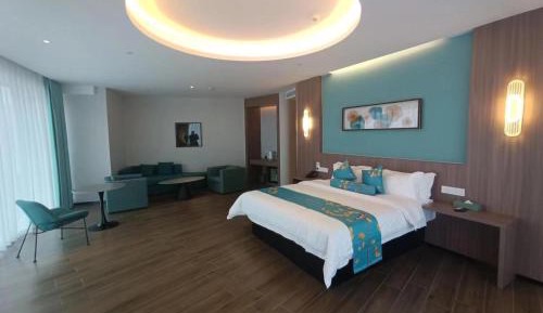 Deluxe King Suite
