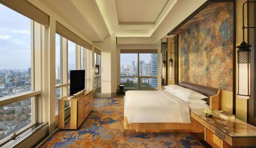 Keraton King Suite with Club Access
