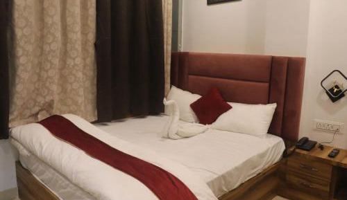 Standard Queen Room