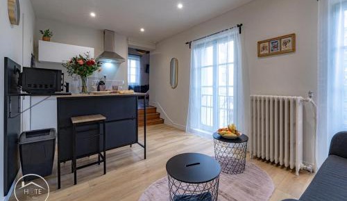 One-Bedroom Deluxe Apartment