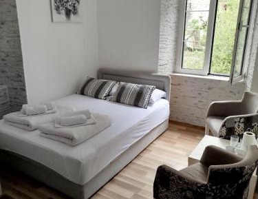 Triple Room with Shared Bathroom